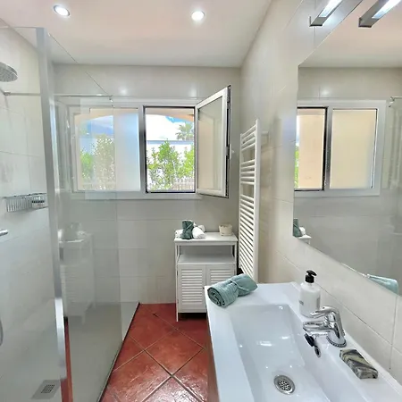 Rustica Con Piscina Privada Al Lado De Sitges Villa